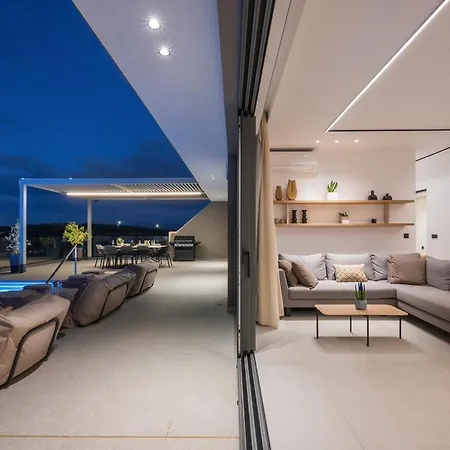 Sky Sea View Heated Pool